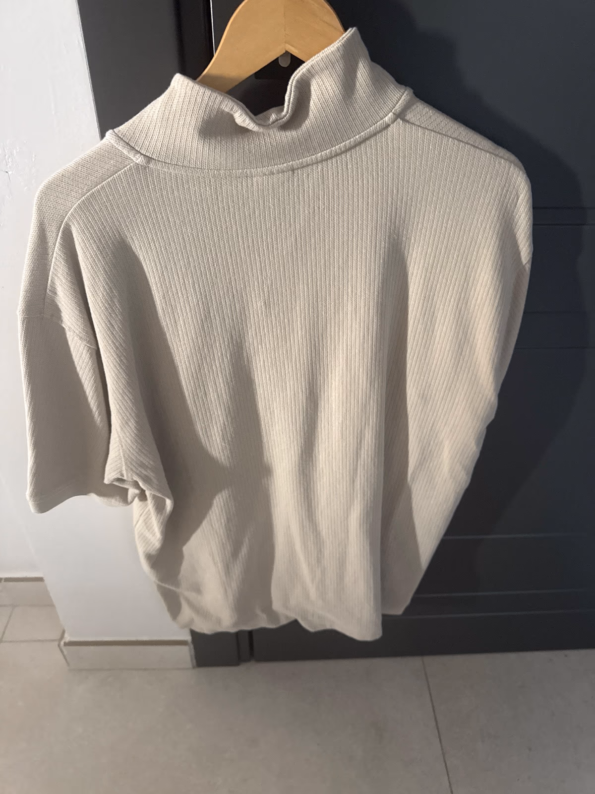 Polo beige a costine, foto 2