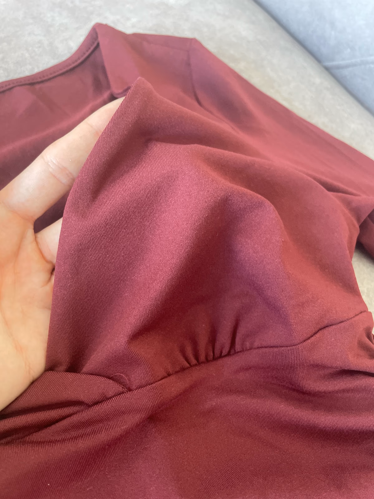 Vestido burdeos de manga larga con fruncidos, foto 2