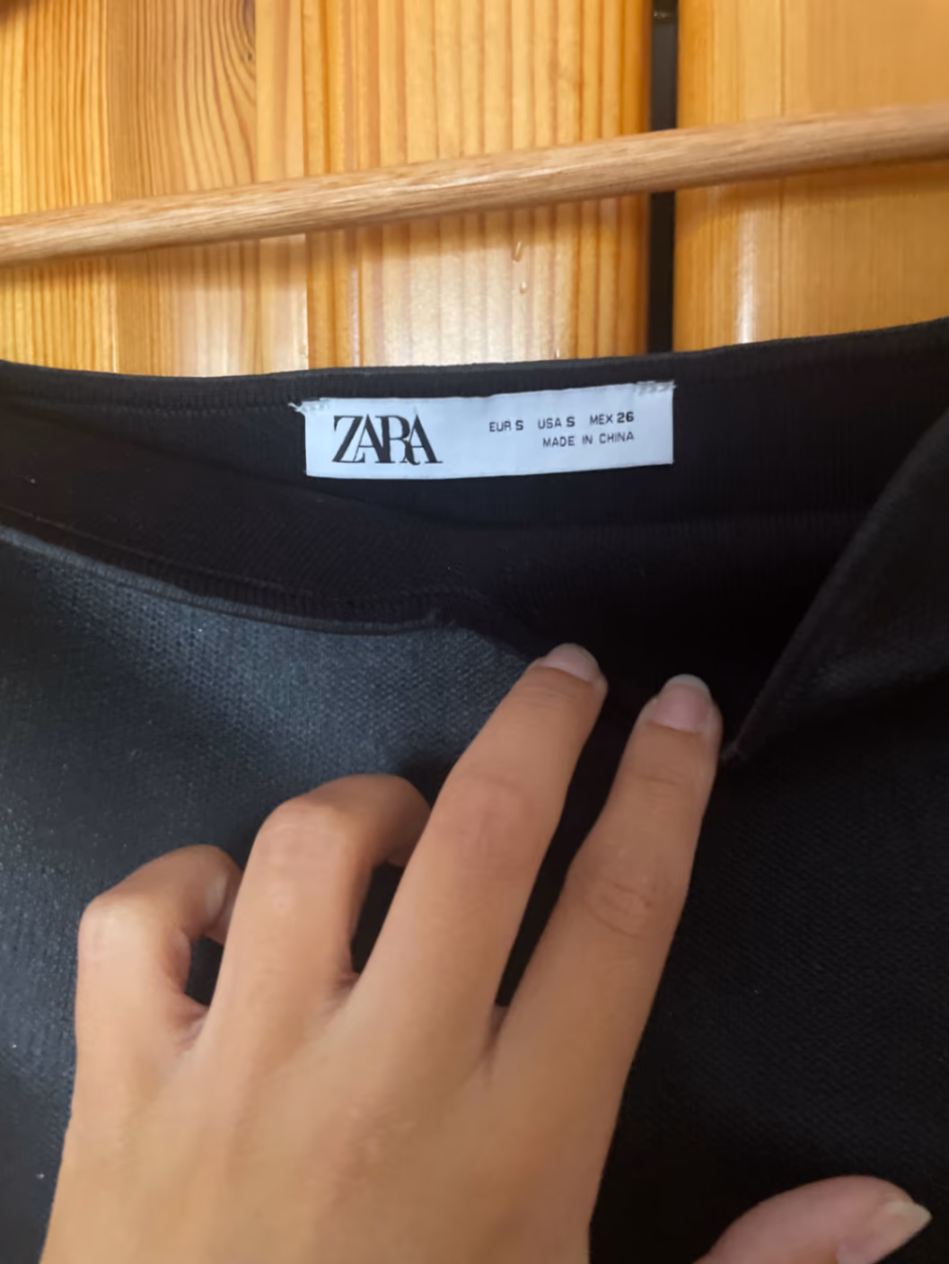 Corsé de Zara con escote en forma de corazón negro, foto 4