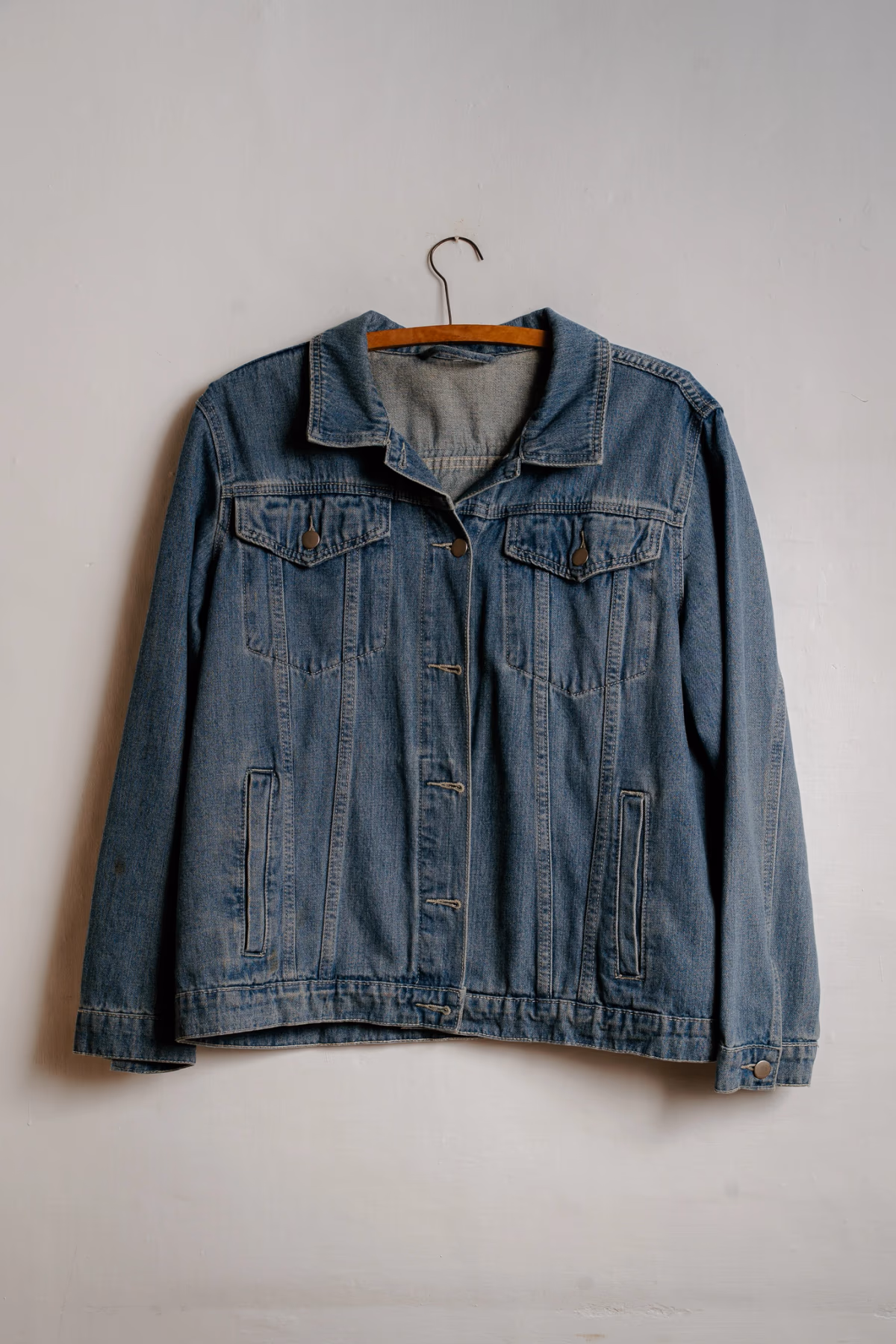 Embroidered blue denim jacket, photo 2