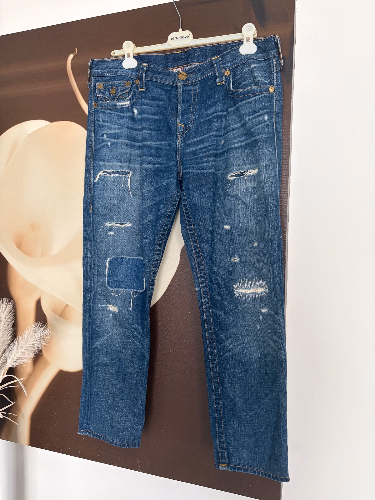 True Religion distressed blue jeans, photo 2