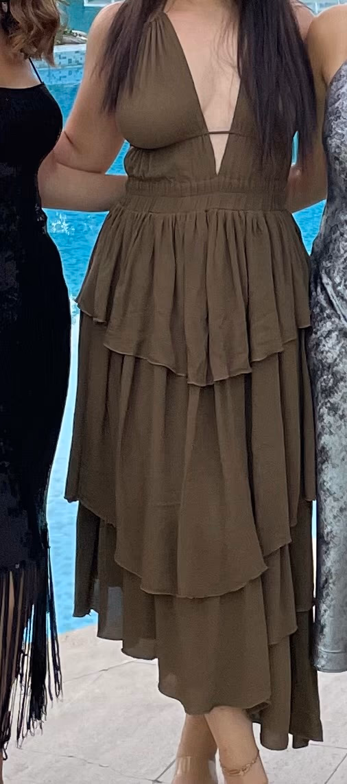 Backless tiered olive maxi dress, photo 2
