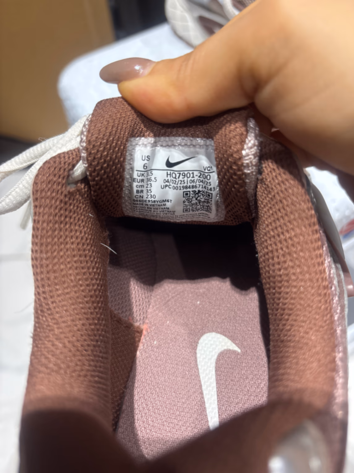 Scarpe da ginnastica Nike in rete metallizzata, foto 3