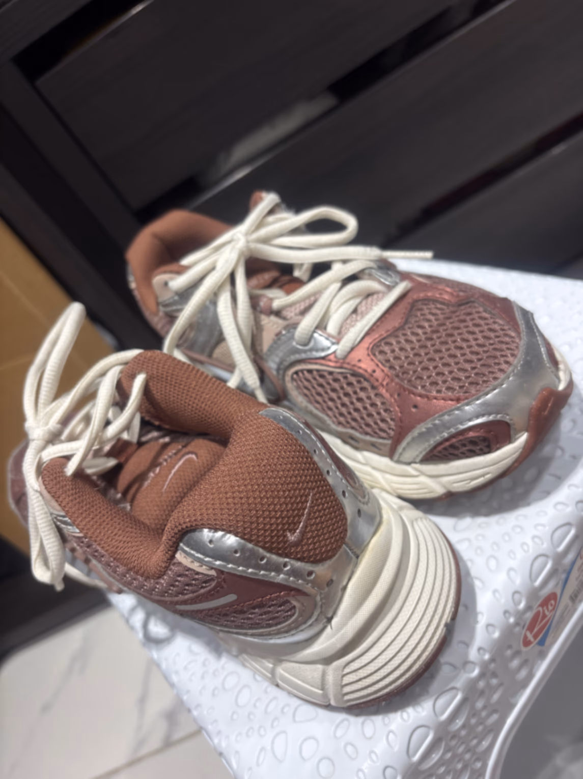 Scarpe da ginnastica Nike in rete metallizzata, foto 2