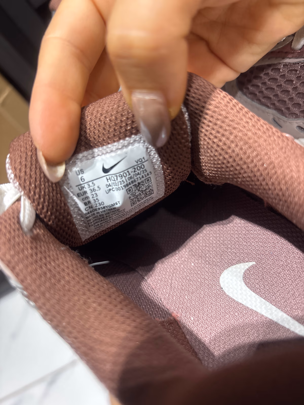 Scarpe da ginnastica Nike in rete metallizzata, foto 4