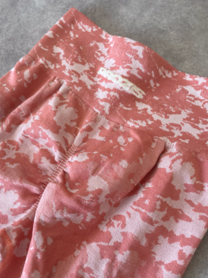 Mallas de gimnasio sin costuras con estampado de camuflaje rosa, foto 3
