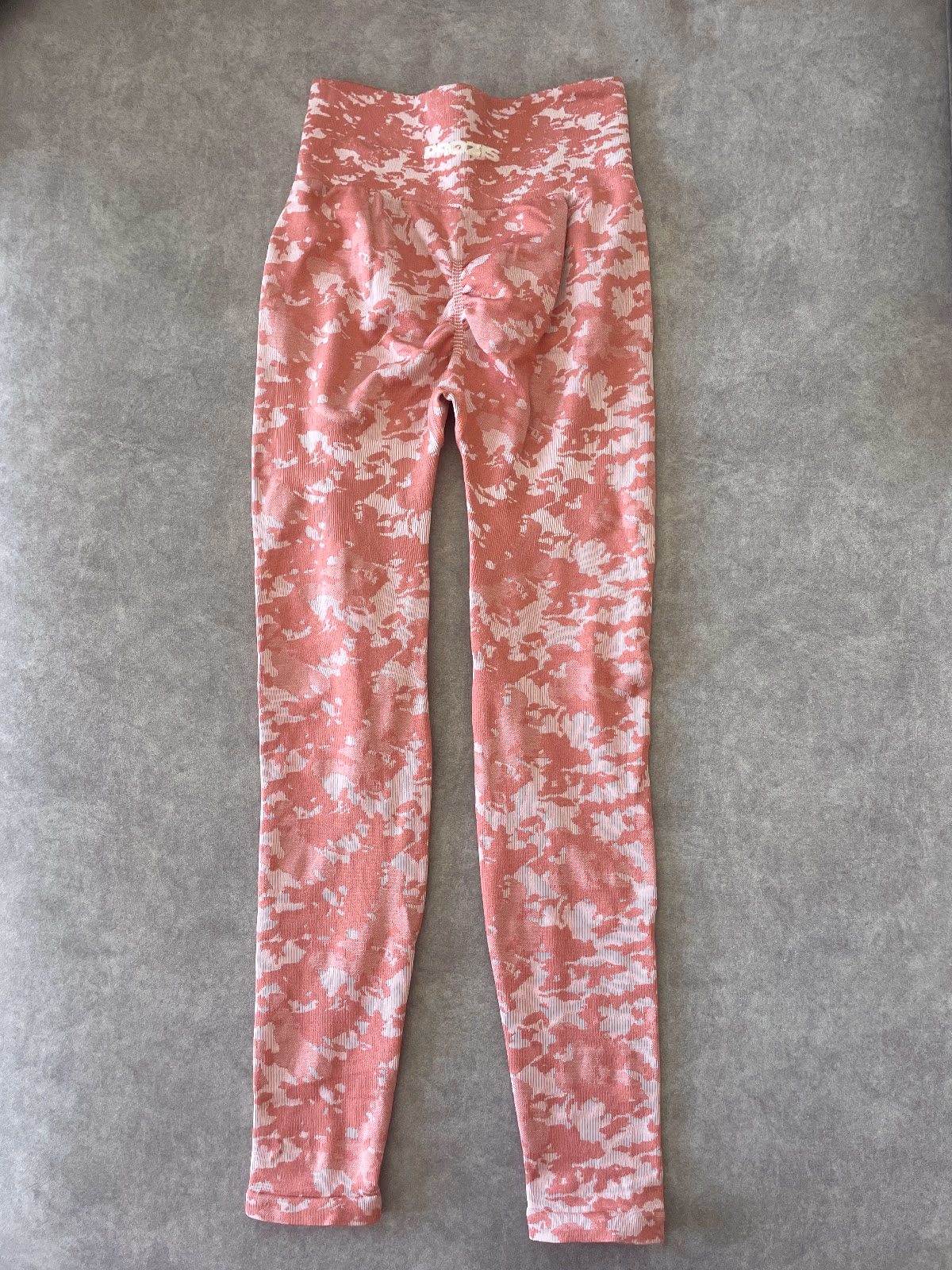 Mallas de gimnasio sin costuras con estampado de camuflaje rosa, foto 2