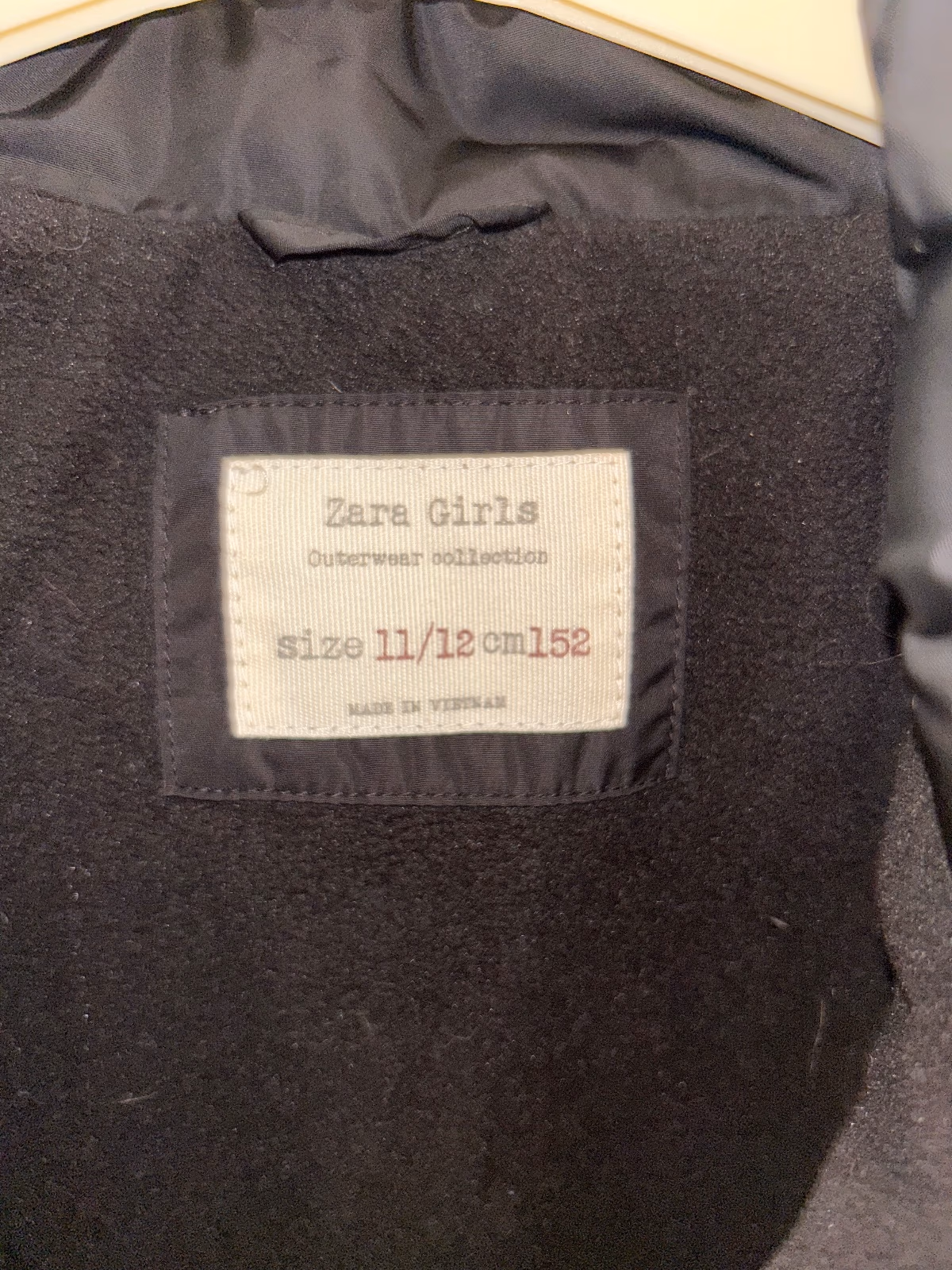 Black hooded puffer jacket, photo 2