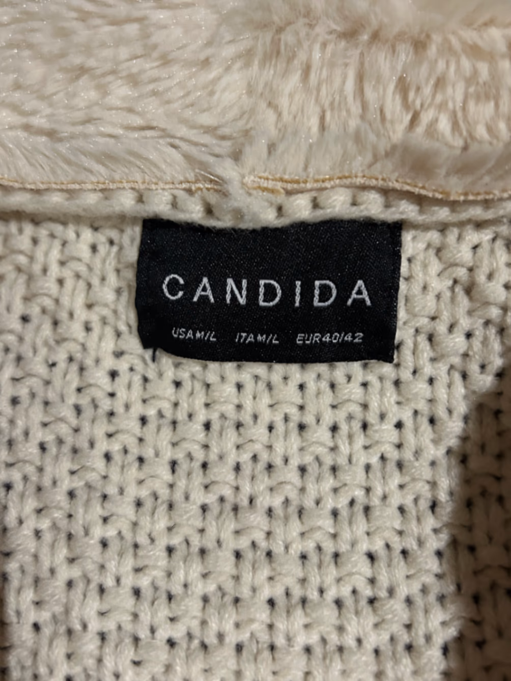 Cardigan in maglia con pelliccia sintetica color crema, foto 2