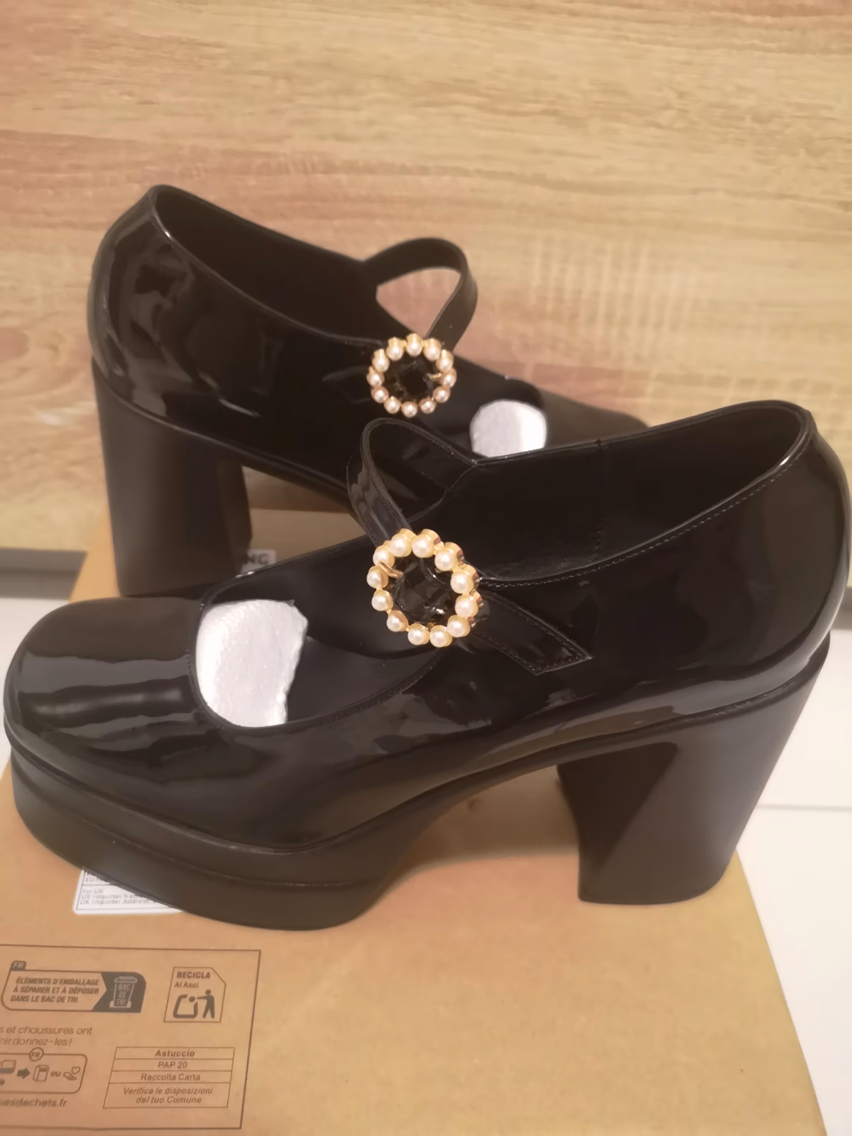 Black pearl-buckle (gold) mary jane heels, photo 2