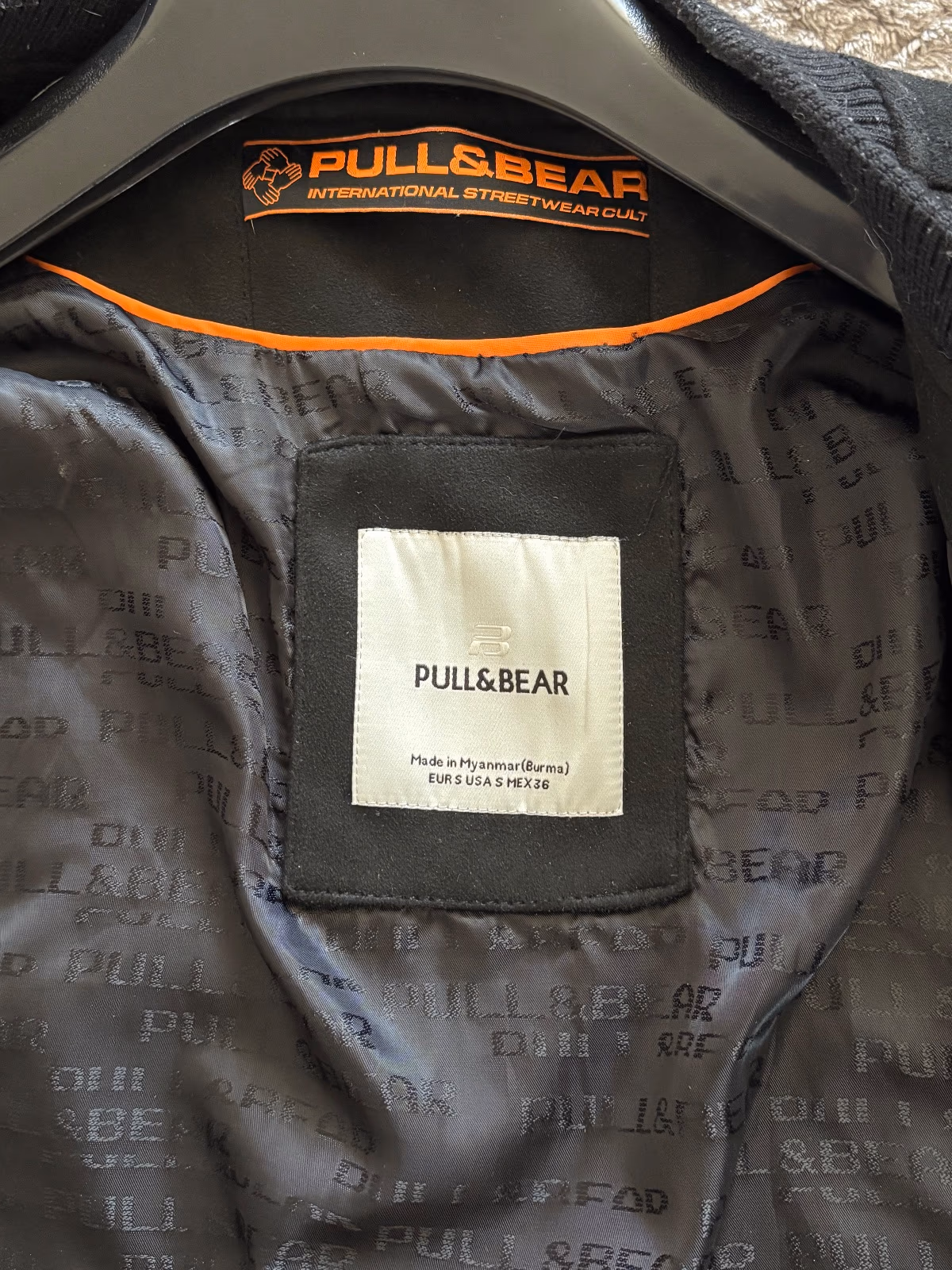 Pull&Bear black bomber jacket, photo 2