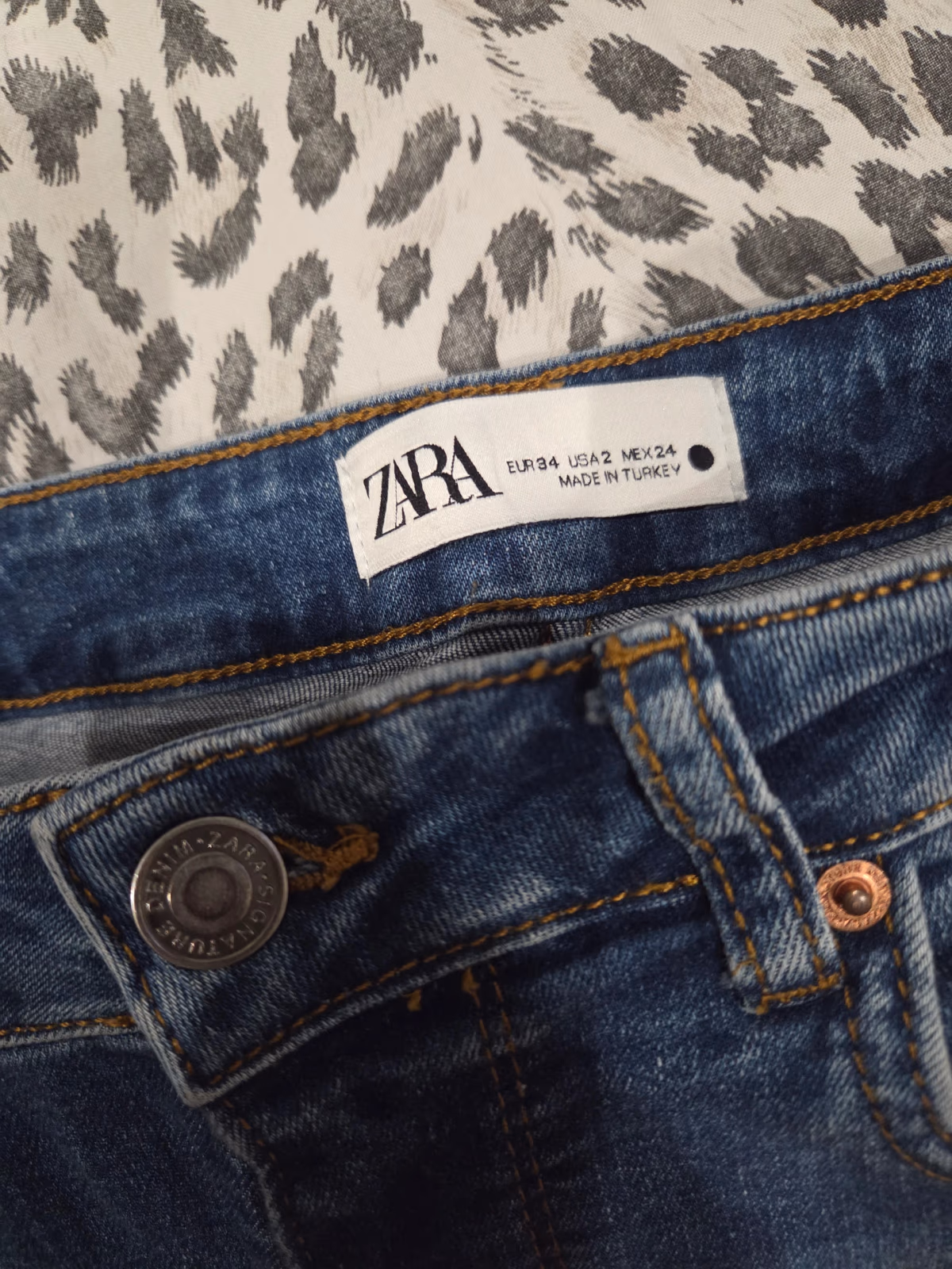 Zara high-waisted flared jeans, photo 2