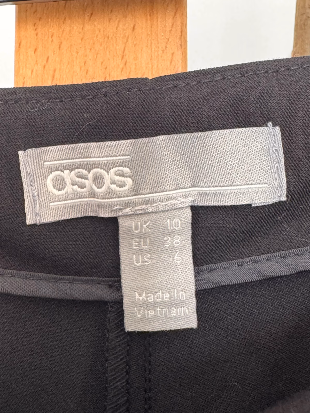 Pantalones negros de corte sastre elegantes y cortos de ASOS, talla EU38/UK10, foto 4