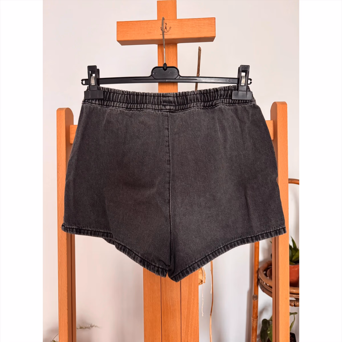 Pantalones cortos vaqueros negros con cintura elástica de New Look, foto 2