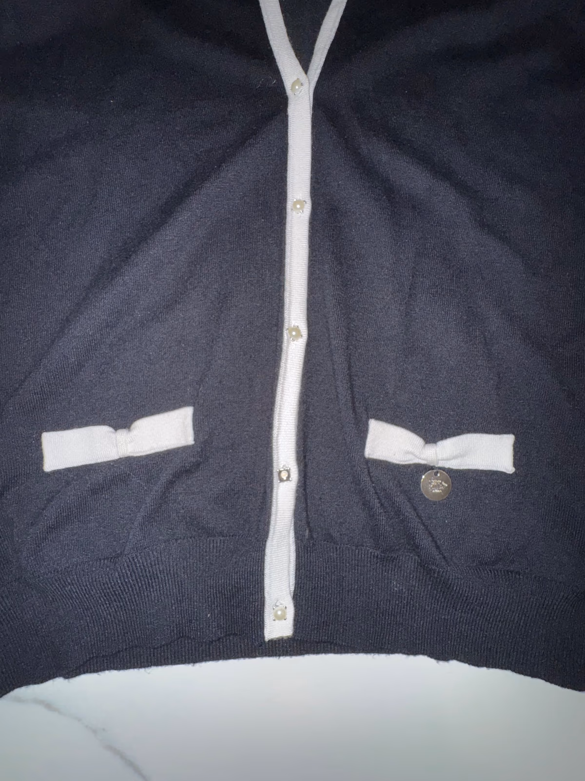 Cardigan Camomilla Black con bordi a contrasto - Manca una perla! , foto 2