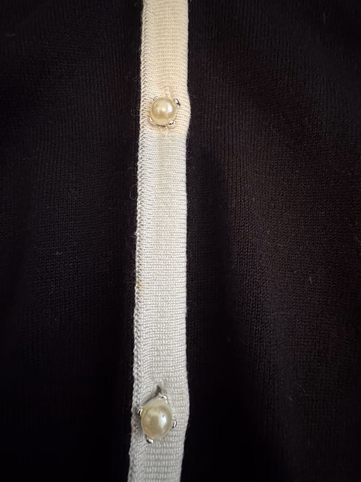 Cardigan Camomilla Black con bordi a contrasto - Manca una perla! , foto 4