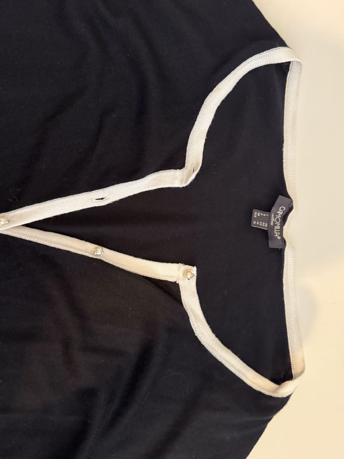 Cardigan Camomilla Black con bordi a contrasto - Manca una perla! , foto 6