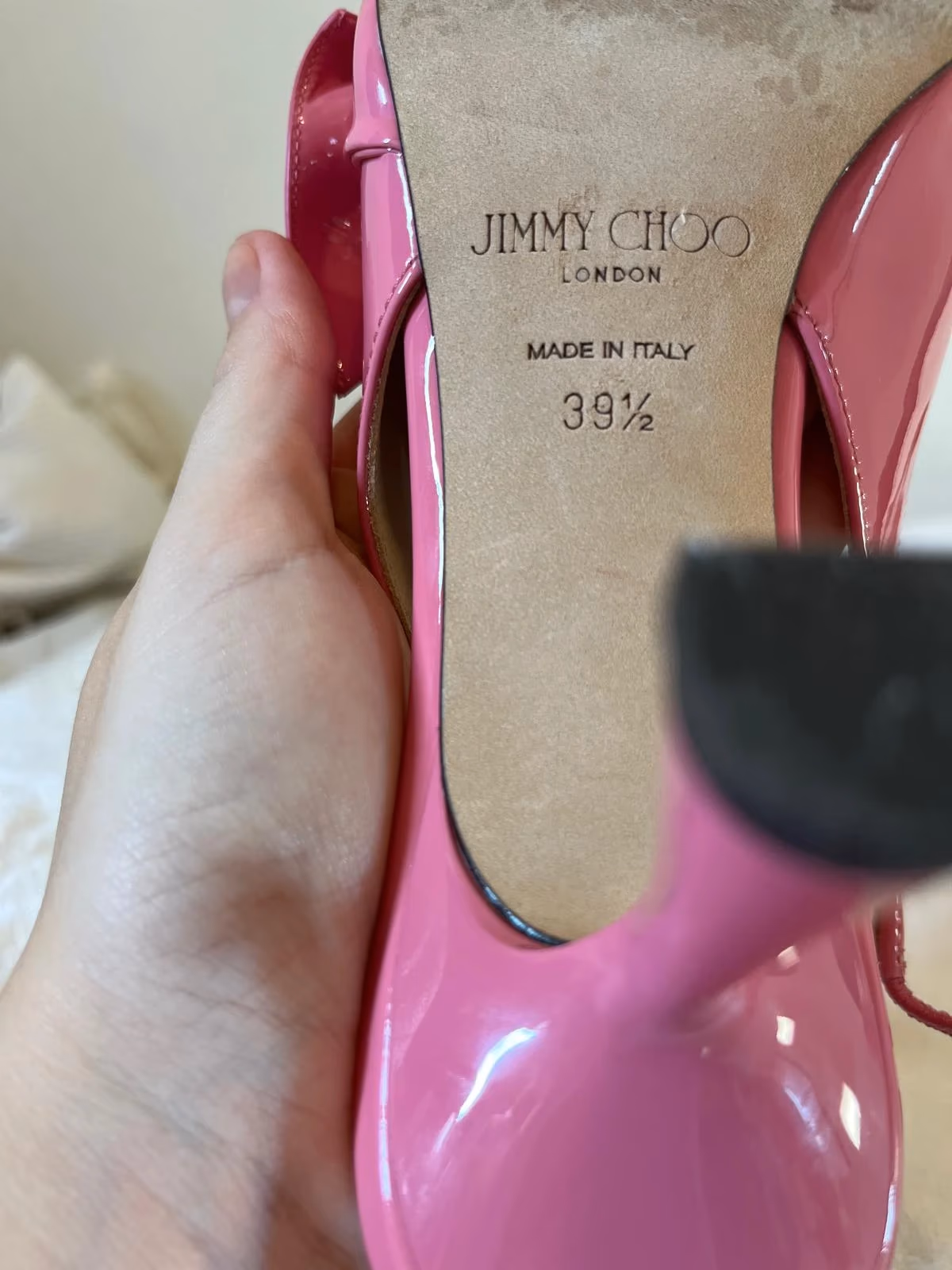 Sapatos de salto alto Jimmy Choo em verniz com tira no calcanhar, fotografia 6