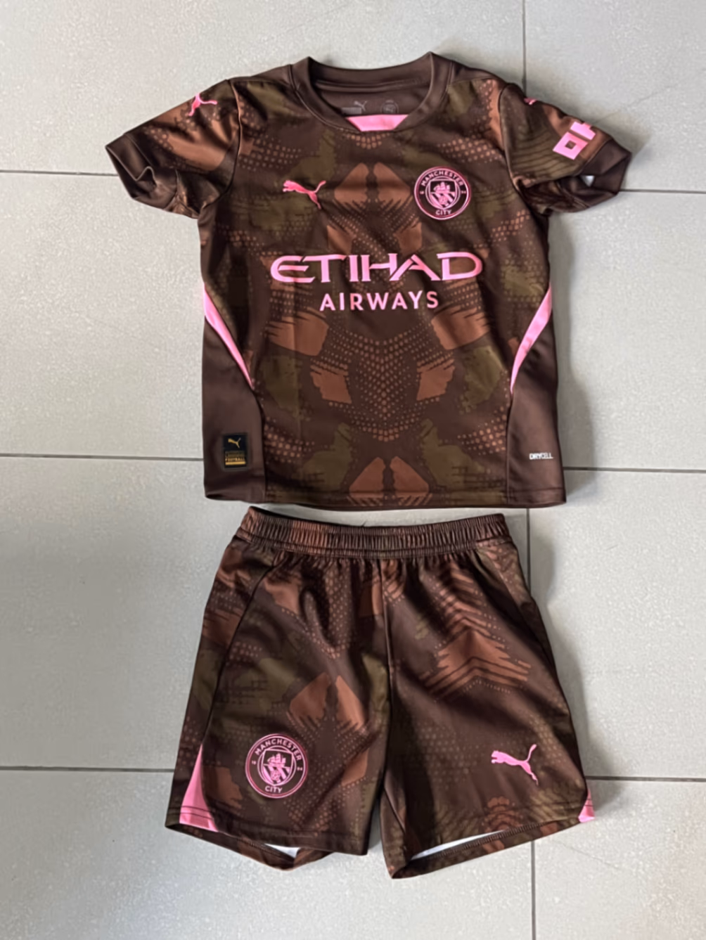 Football Shirt and Shorts, photo 2
