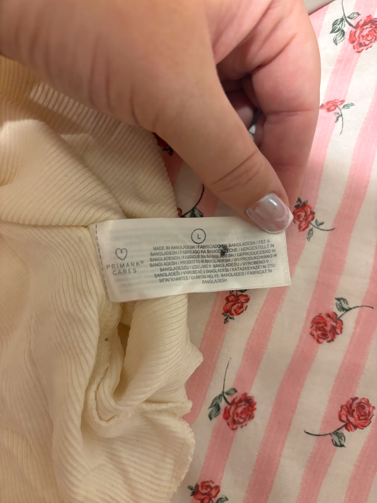 Camiseta sin mangas de Primark, color crema, con canalé y ribete de encaje, foto 3