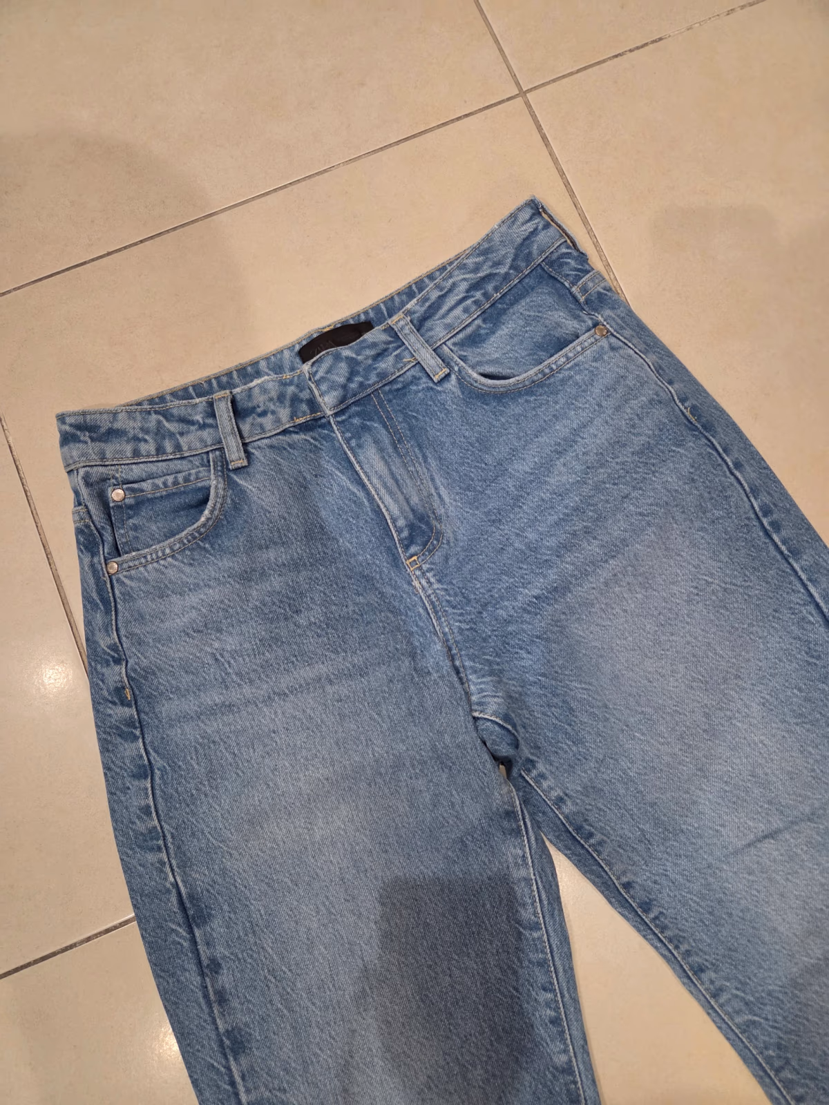 Zara high-waisted raw-hem jeans, photo 2