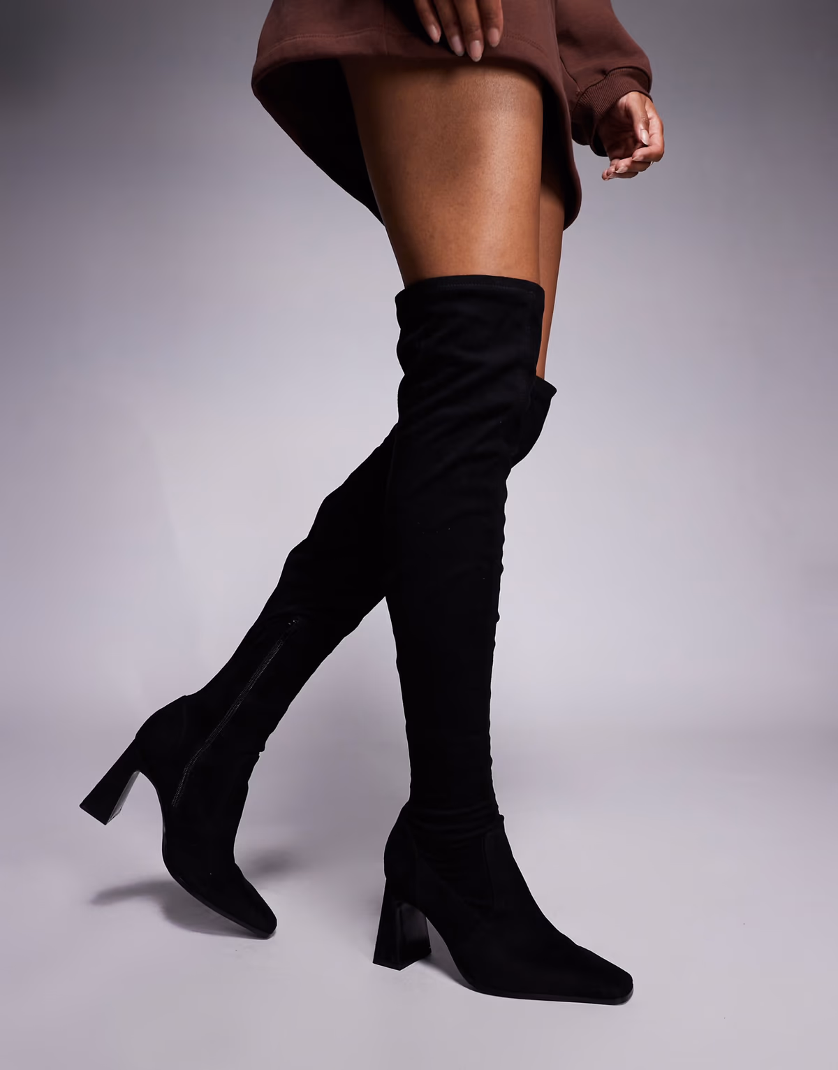 over the knee boots in black suedette, photo 4