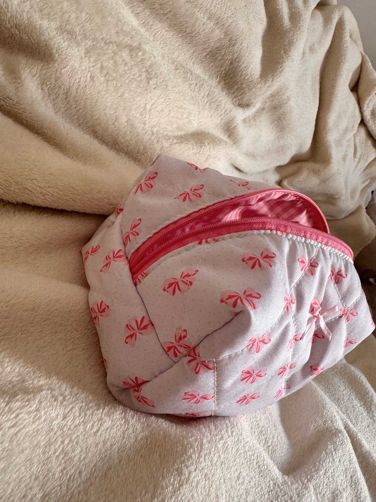 Quilted Pink Bow Makeup Pouch, photo 2