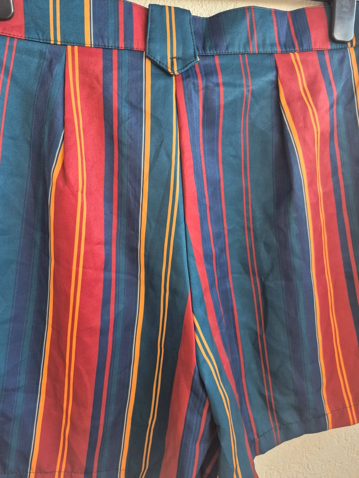 Pantaloncini sartoriali a vita alta a righe, foto 3