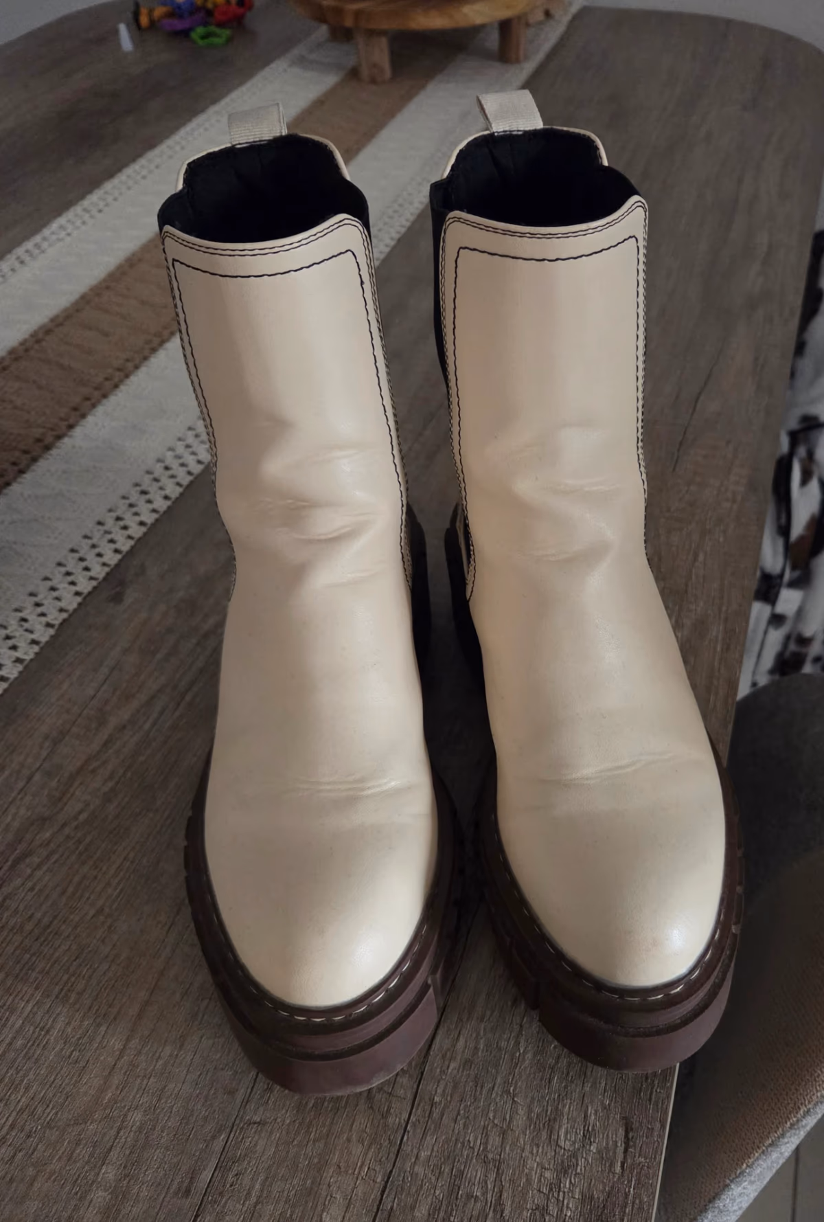 Cream Chunky Sole Chelsea Boots, photo 2