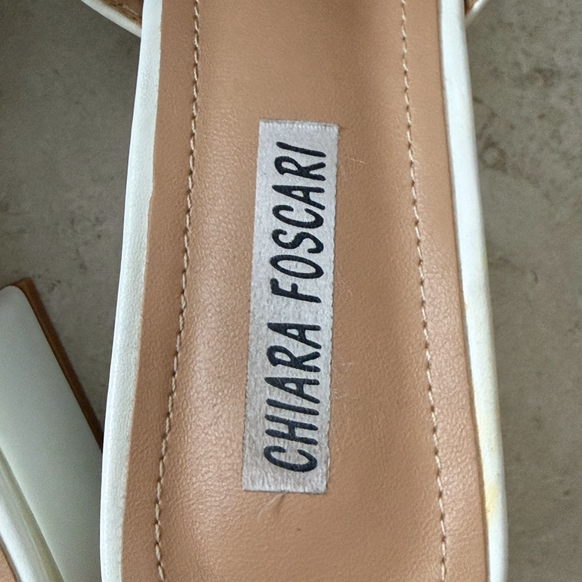 Mules con tacco bianco di Chiara Foscari, foto 3