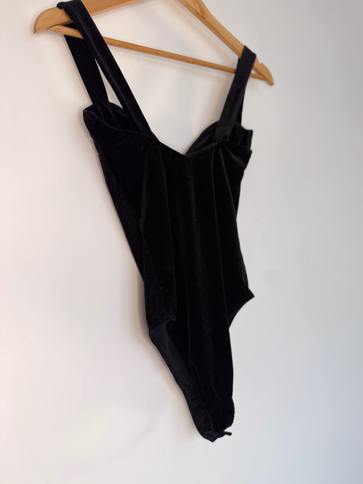 Bershka Black Velvet Sweetheart Neckline Bodysuit, photo 2