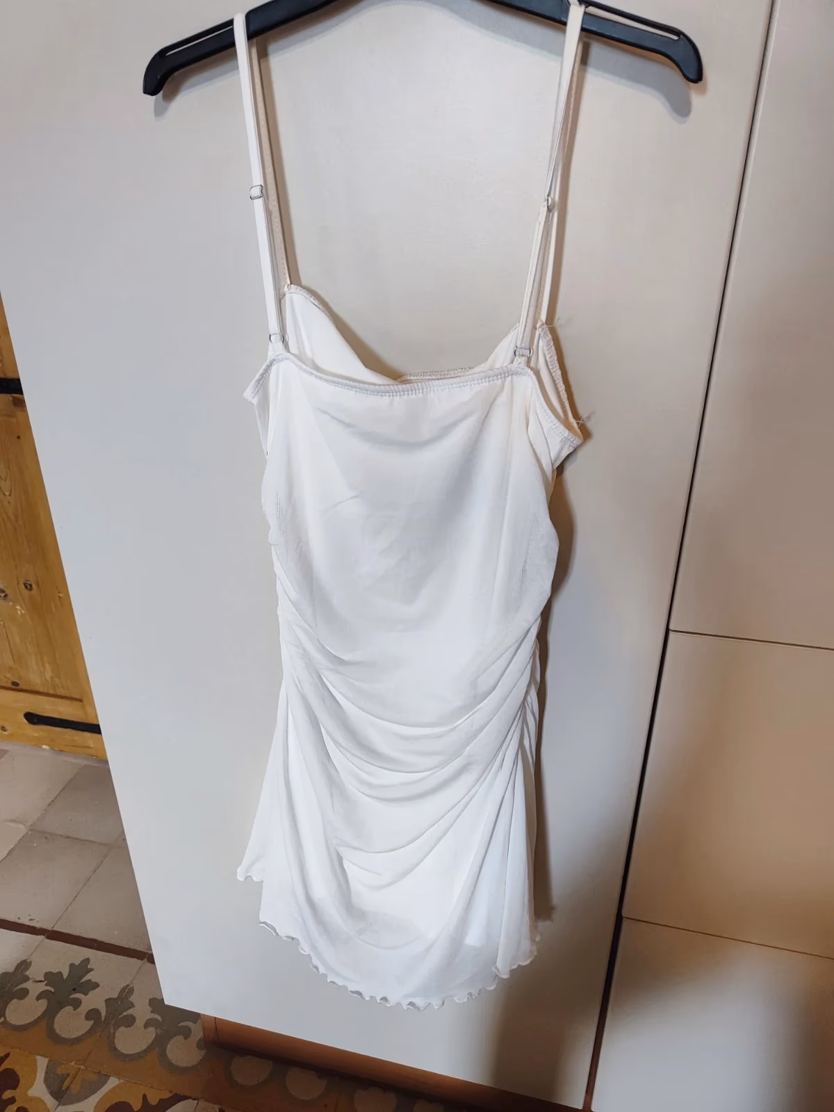 White dress, photo 4