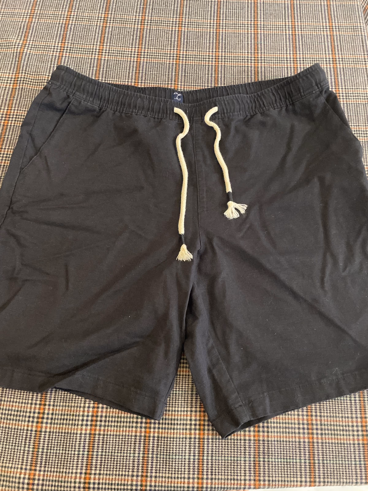 Pantaloncini casual neri con coulisse, foto 2