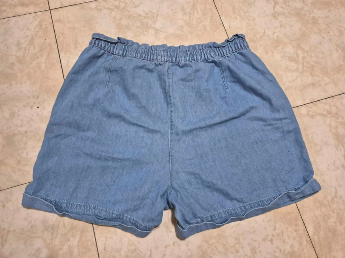 Light blue elasticated denim shorts, photo 2
