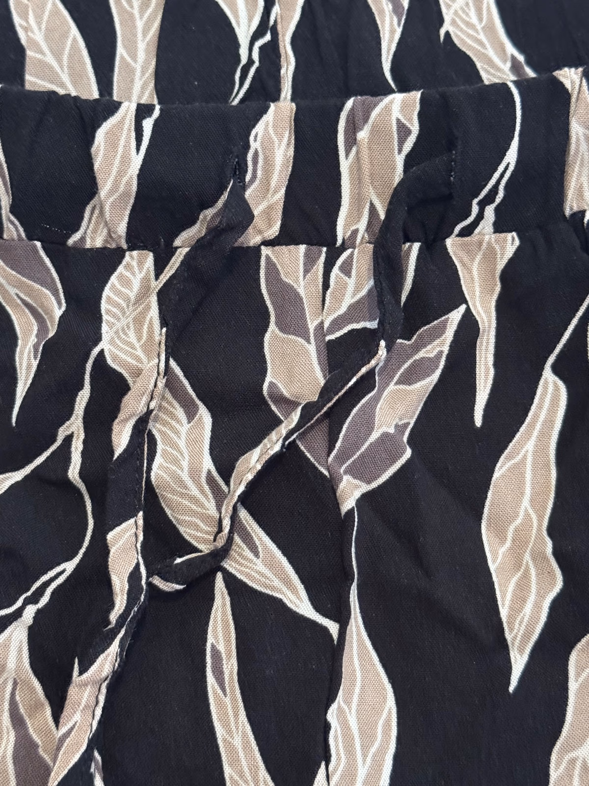 Leaf Print Drawstring Shorts, photo 3