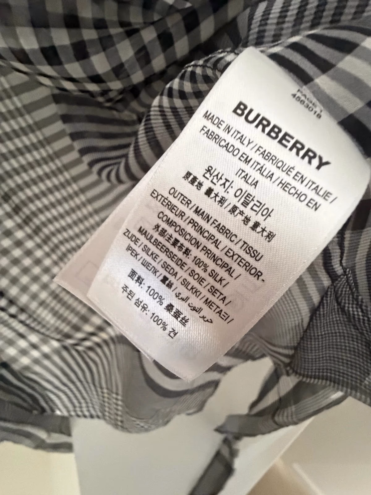 Camicia a quadri Burberry, Londra, Inghilterra, 100% seta – Prodotto in Italia – Taglia S (va bene anche la M), foto 3