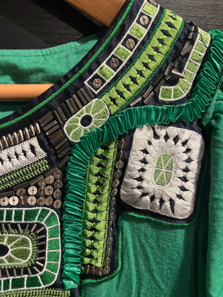 Top verde con decorazioni Escada Sport, foto 4