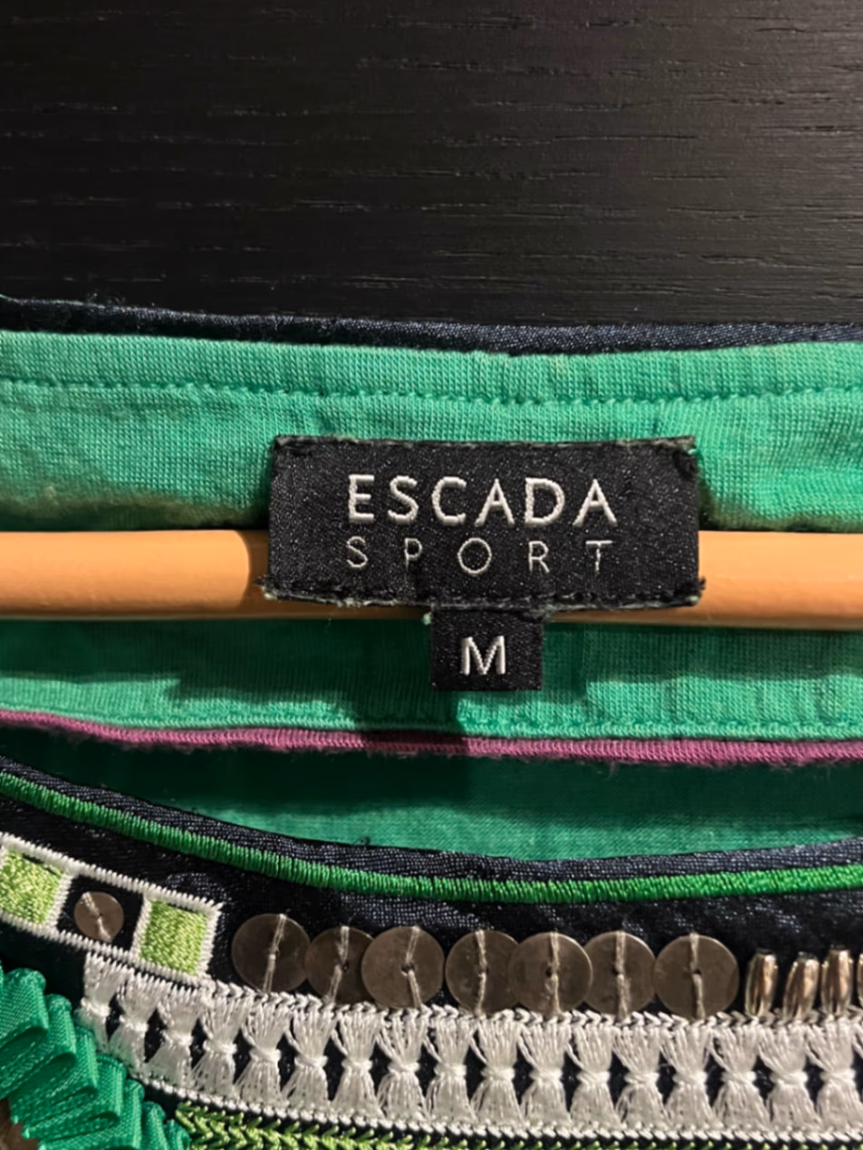 Top verde con decorazioni Escada Sport, foto 3