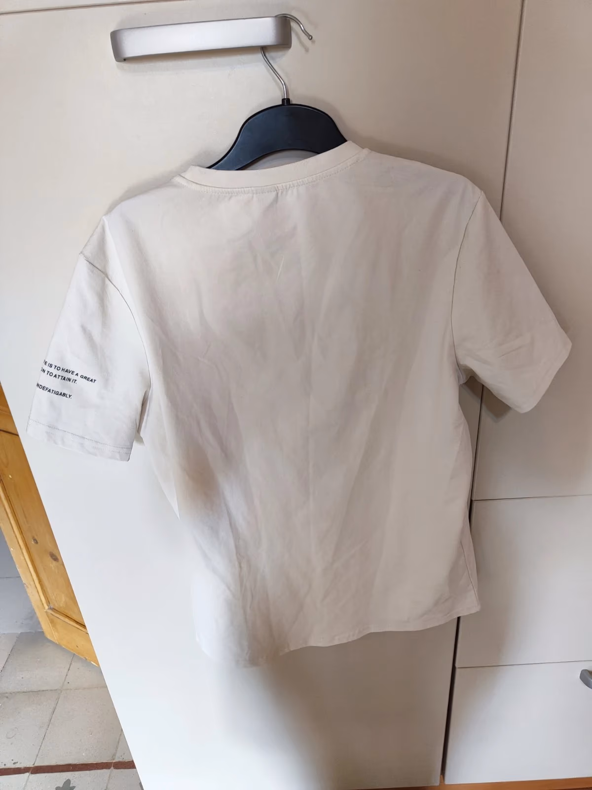 White top, photo 3