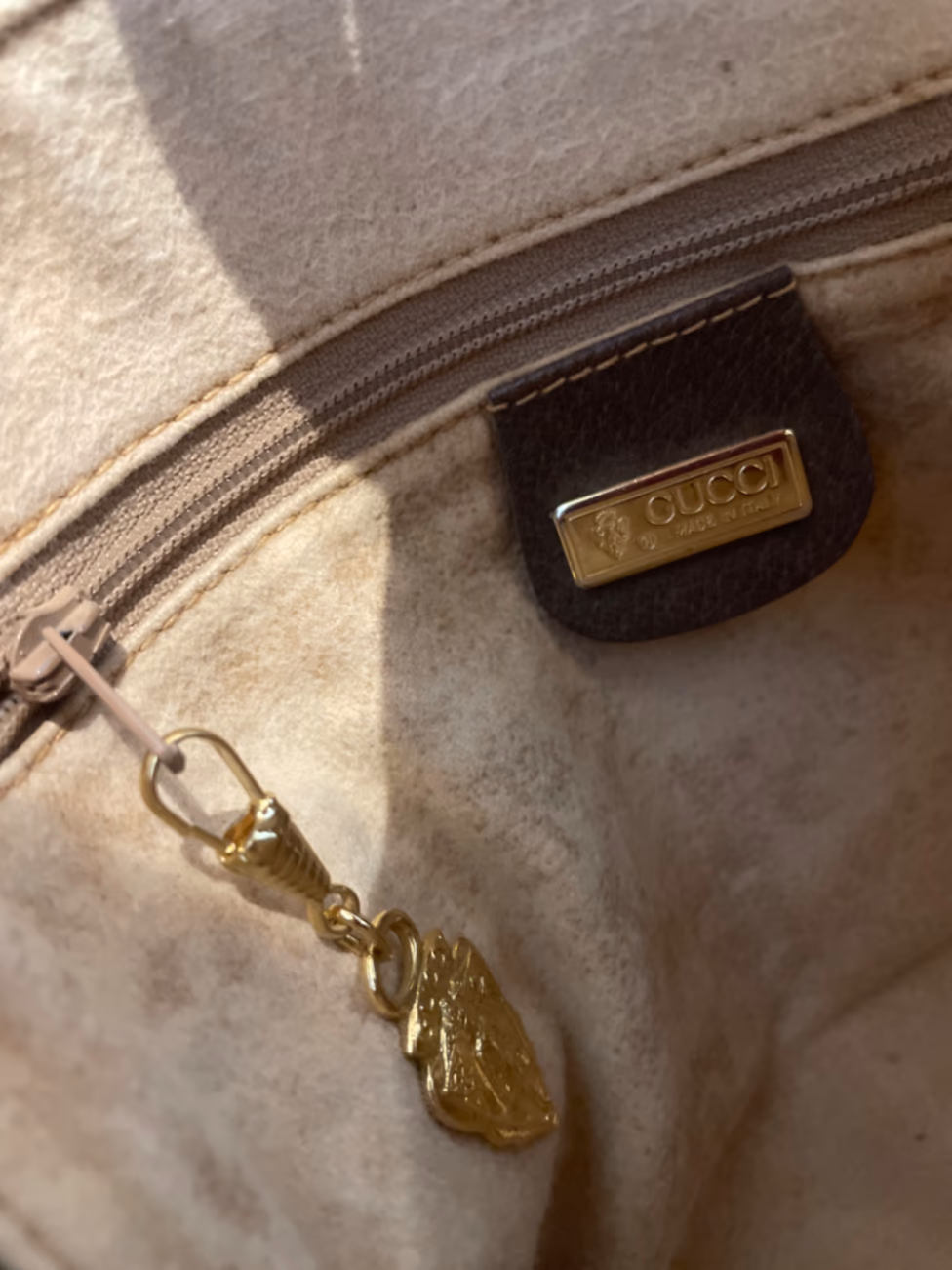 Vintage Gucci GG Supreme Interlocking G Crossbody Bag, photo 3