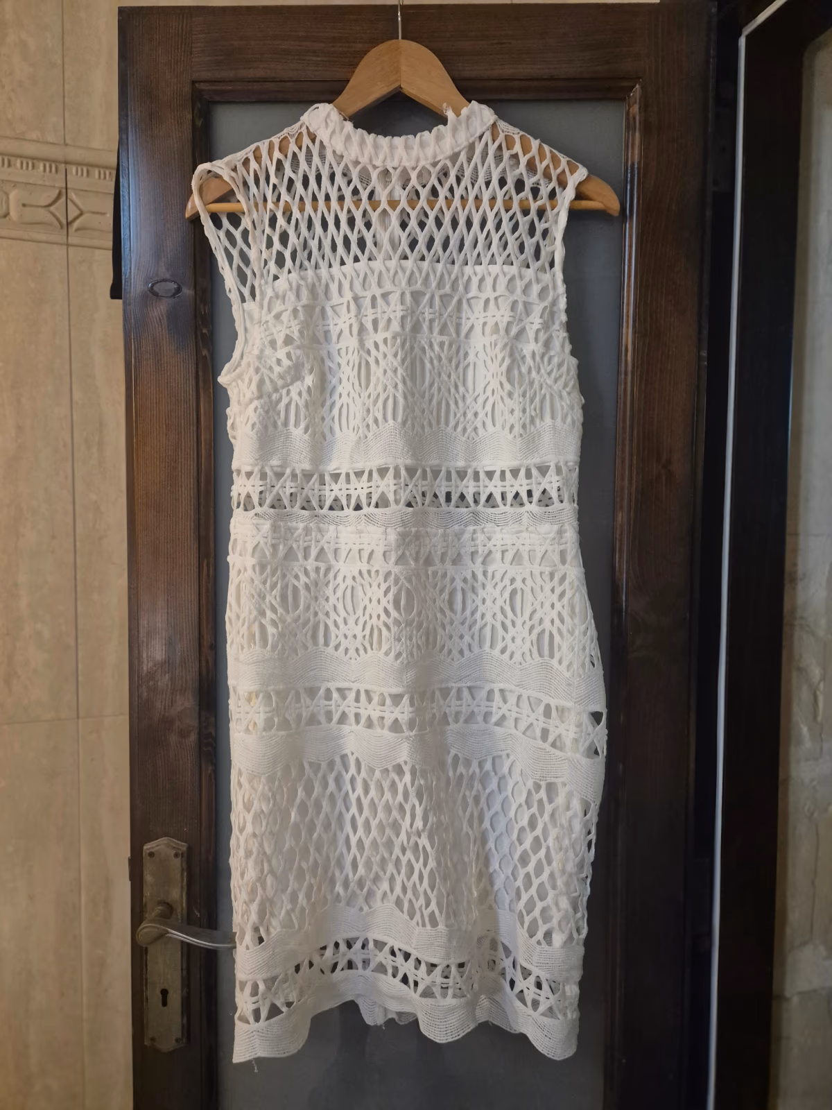 Parisian White Crochet Lace High-Neck Cutout Bodycon Dress – UK Size 12-14, photo 2
