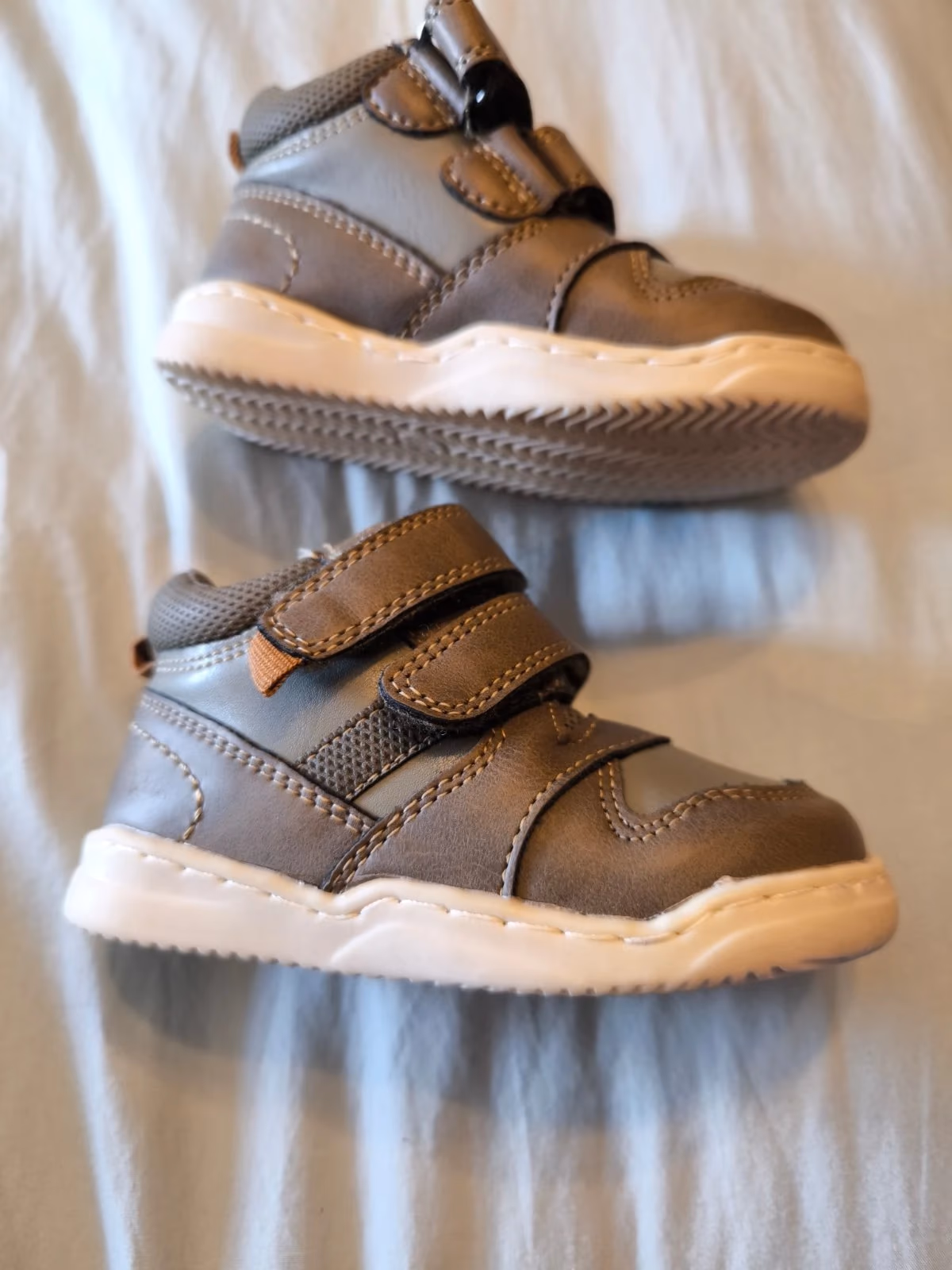 Scarpe da ginnastica alte con chiusura in velcro per bambini, foto 2