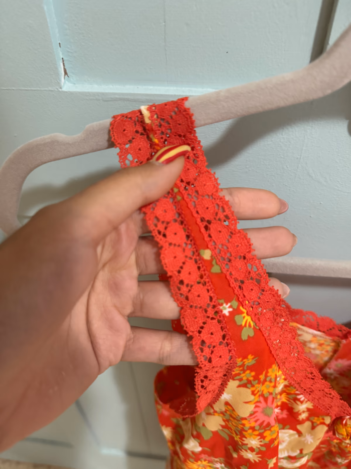 Red Floral Lace Trim Cami, photo 3