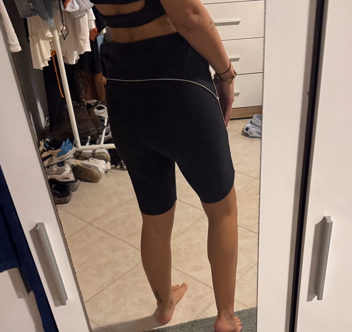 Black cycling shorts with piping, photo 2