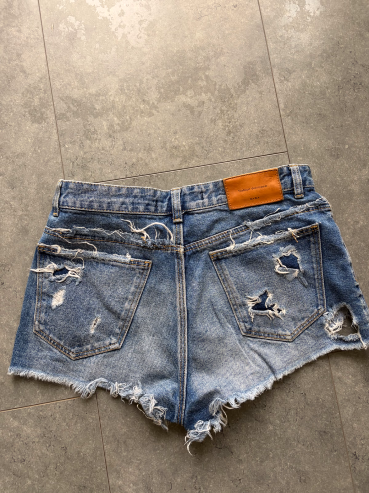 Zara Distressed Denim Shorts, photo 2