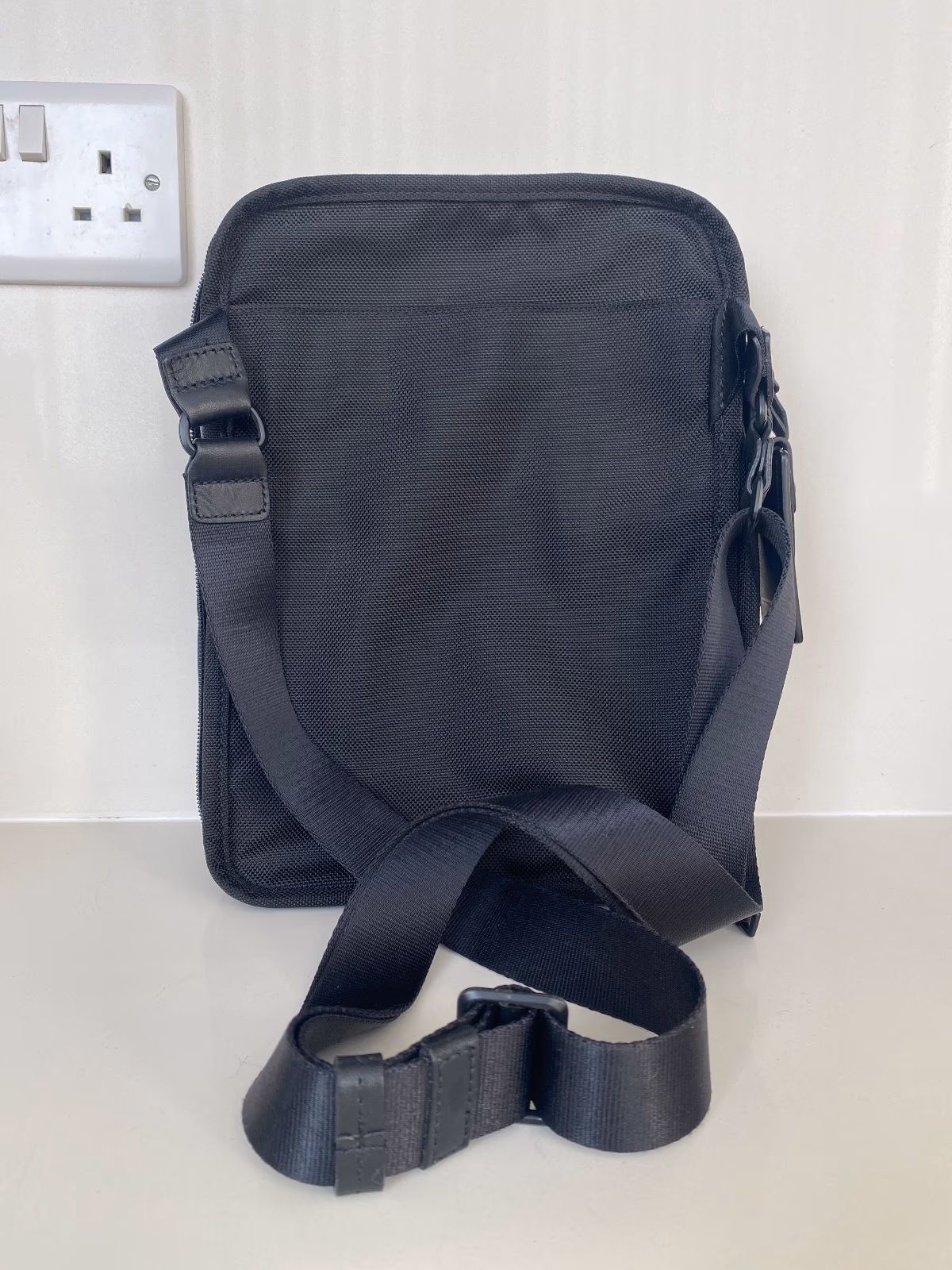 Tumi Alpha Black Crossbody Travel Bag, photo 2