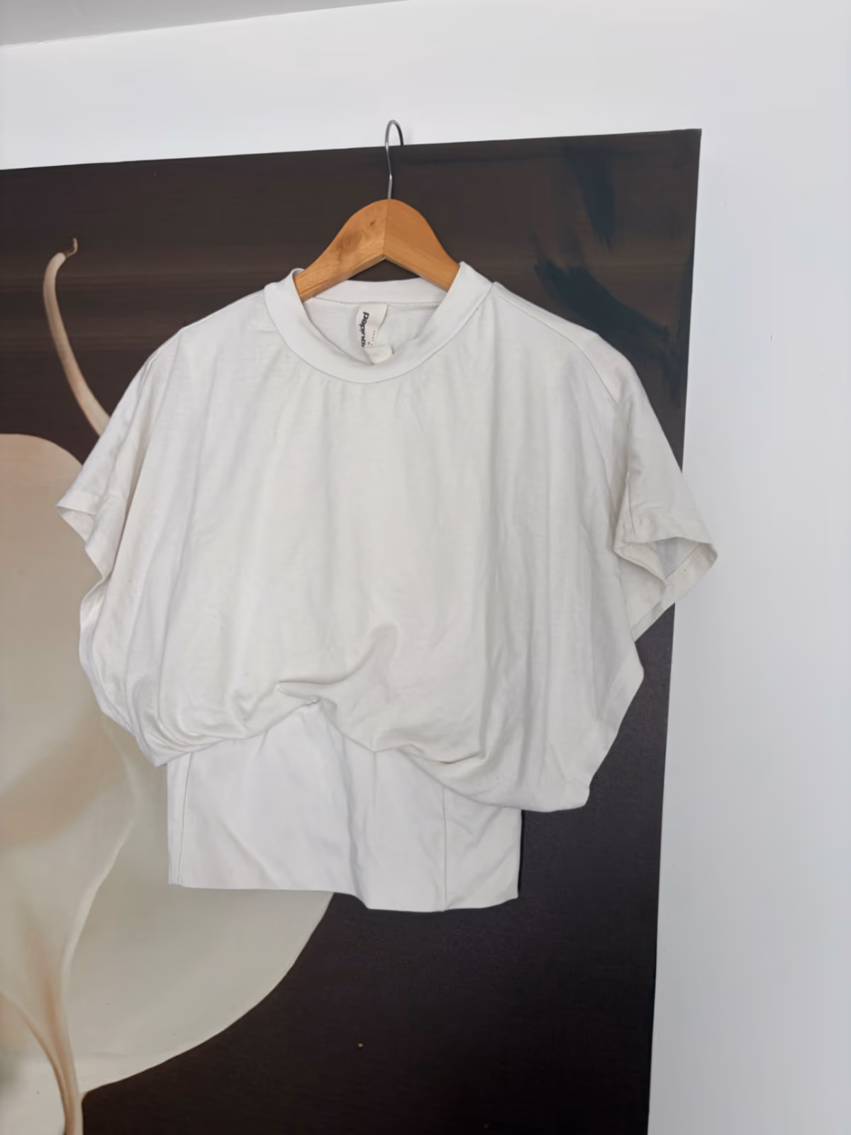 Cream draped hem short-sleeve top, photo 2