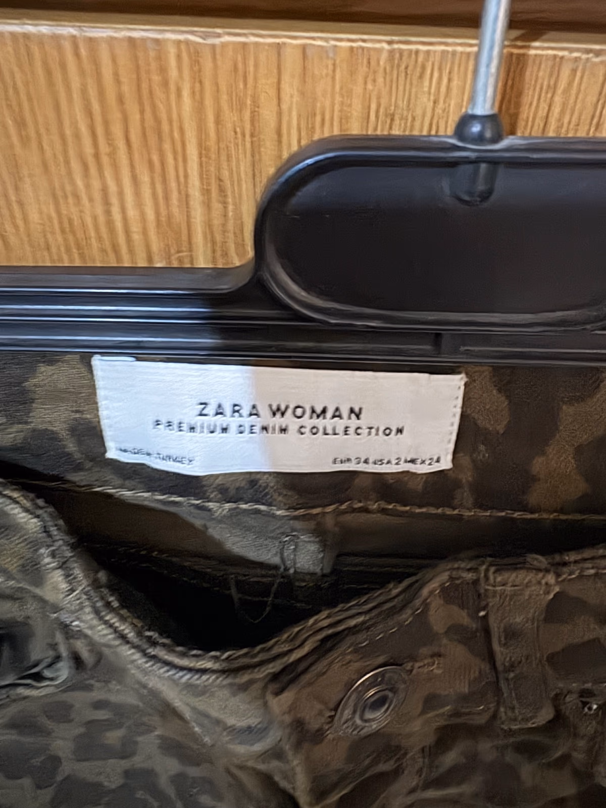 Vaqueros con estampado de leopardo de Zara, foto 2