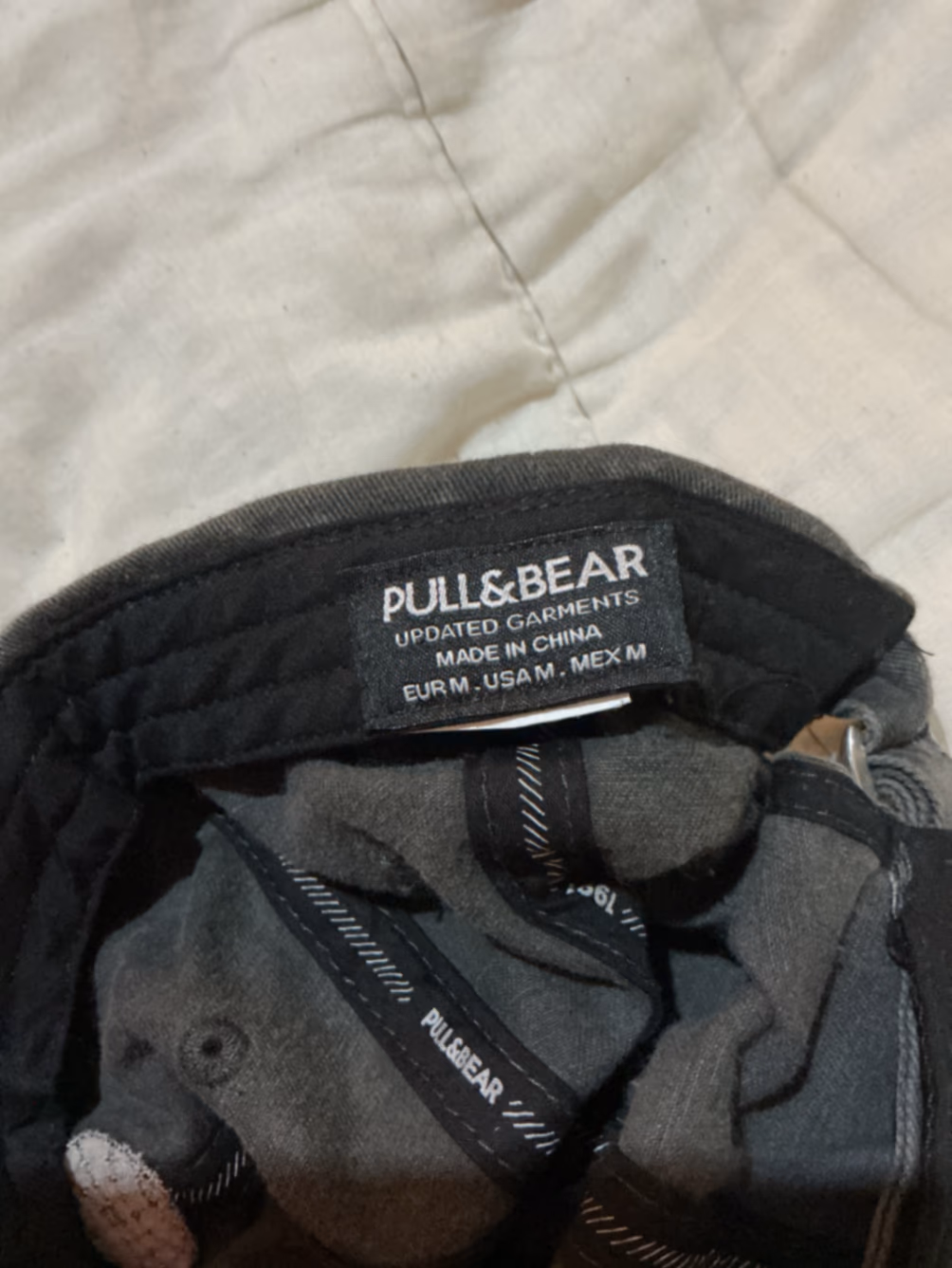 Pull and Bear Washed Grey Globe Embroidered Cap, photo 2