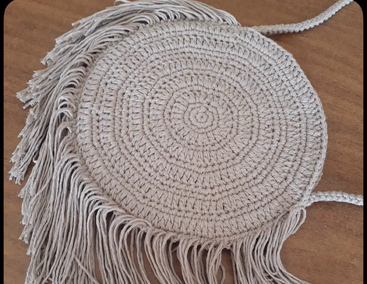 Cream Round Crochet Fringe Tote, photo 3